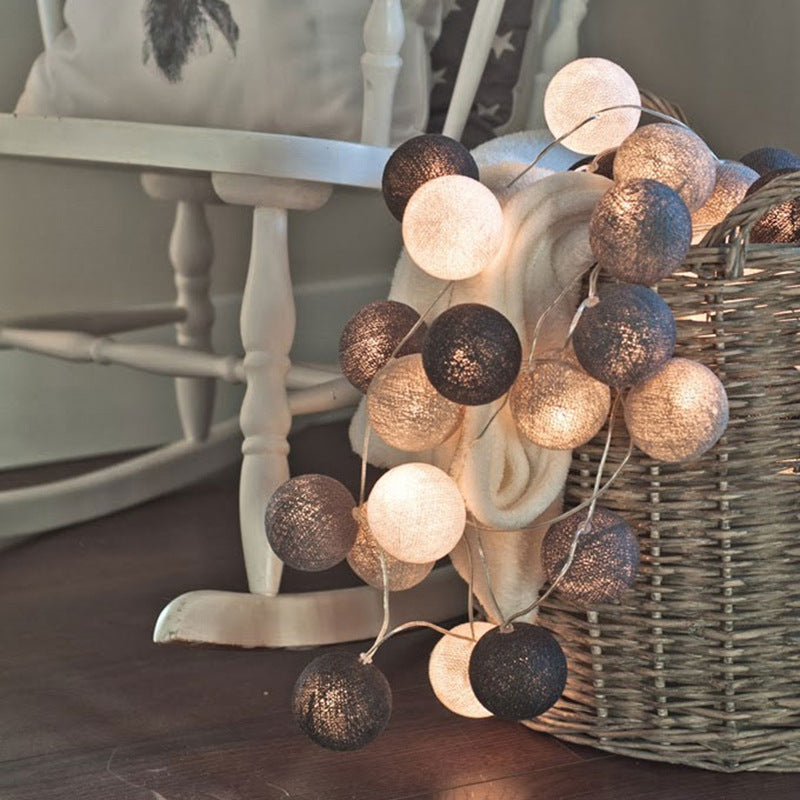 Instalatie luminoasa decorativa cu 40 globuri Cotton Ball, cu flash, 6m - Auros